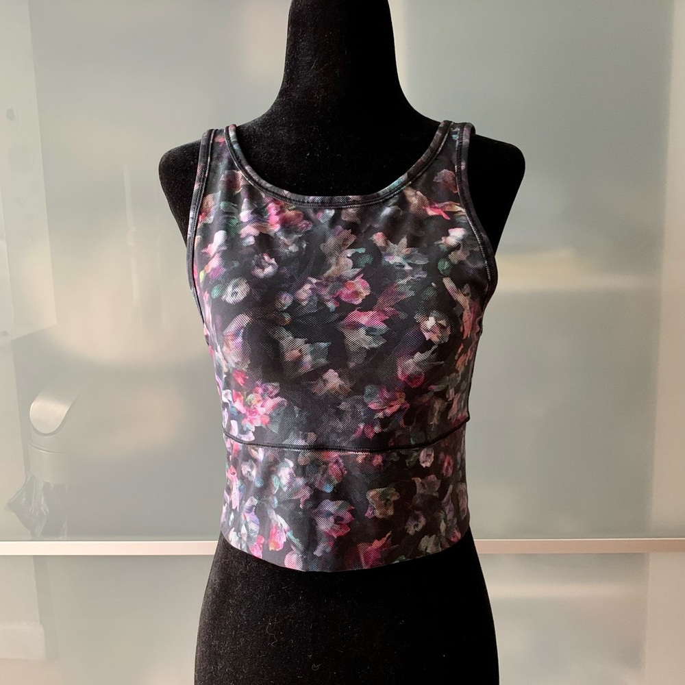 Lulu lemon cropped tee